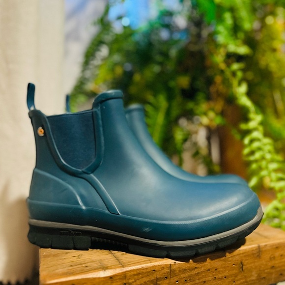 Bogs Amanda Plush Waterproof Chelsea Boots Women’s Size 8 - EUC, Worn Once - Picture 2 of 13